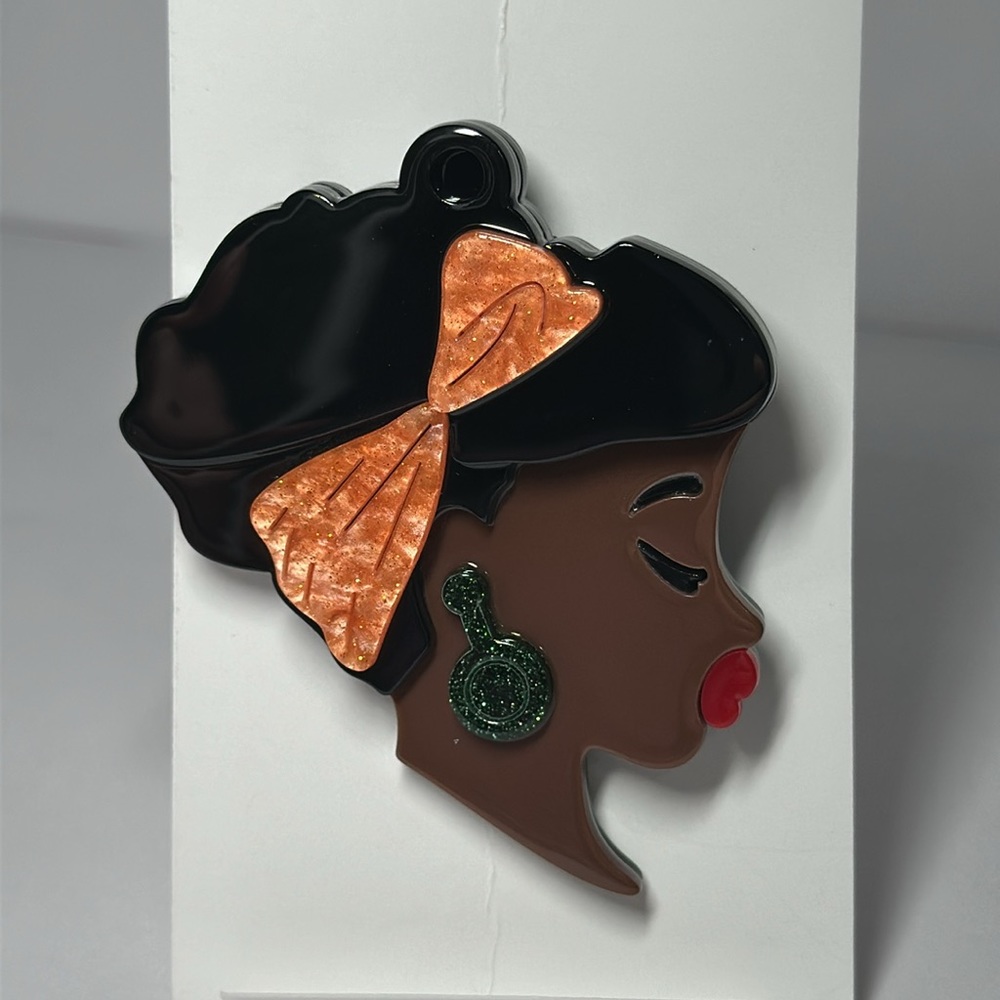 Beautiful Girl Brooch / Scarf Pin #133